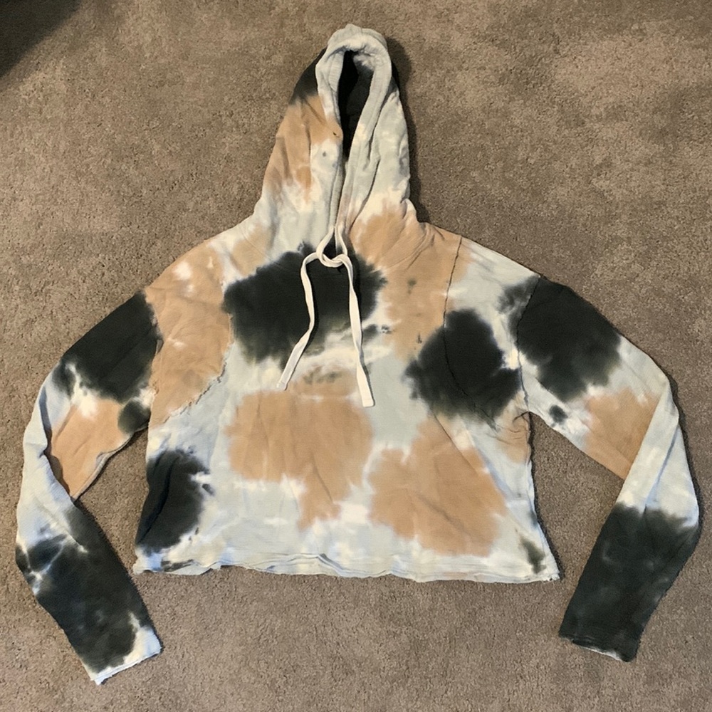 Mono B boutique tan, white and gray cropped hoodie